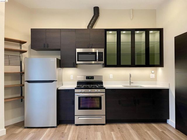 2401 San Pablo Ave, Oakland, CA 94612