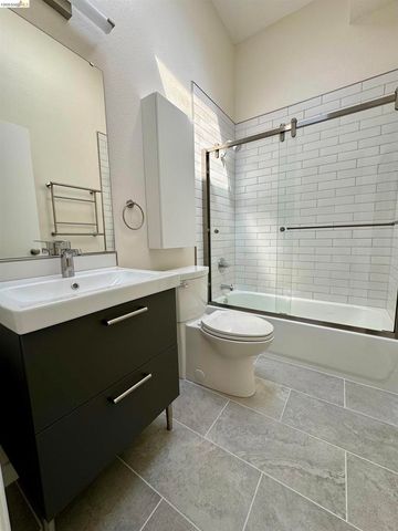 2401 San Pablo Ave, Oakland, CA 94612