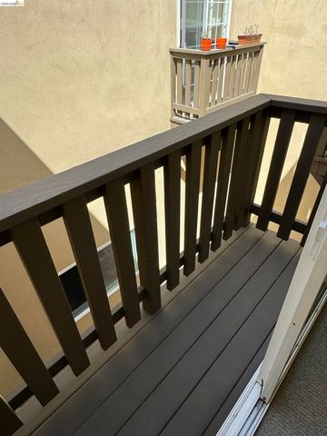 2401 San Pablo Ave, Oakland, CA 94612