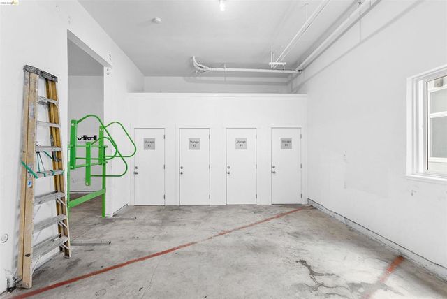 2401 San Pablo Ave, Oakland, CA 94612