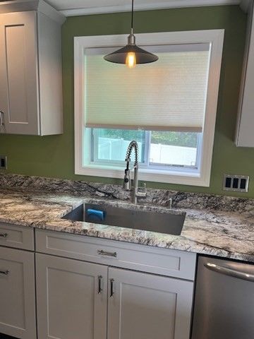 50 Freeman Ave, Dracut, MA 01826