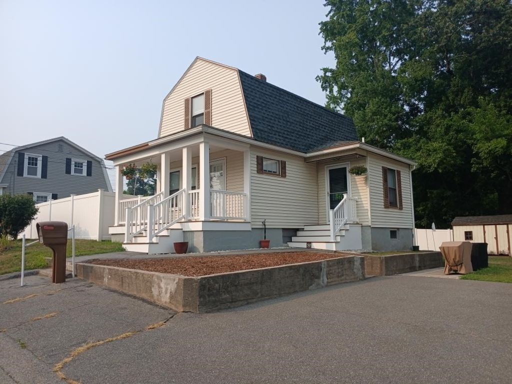 50 Freeman Ave, Dracut, MA 01826