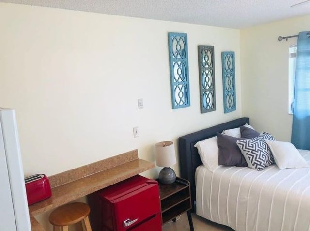 1607 NE 15th Avenue 3, Fort Lauderdale, FL 33305