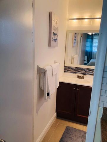 1607 NE 15th Avenue 3, Fort Lauderdale, FL 33305