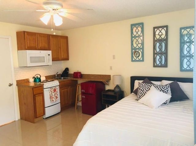 1607 NE 15th Avenue 3, Fort Lauderdale, FL 33305