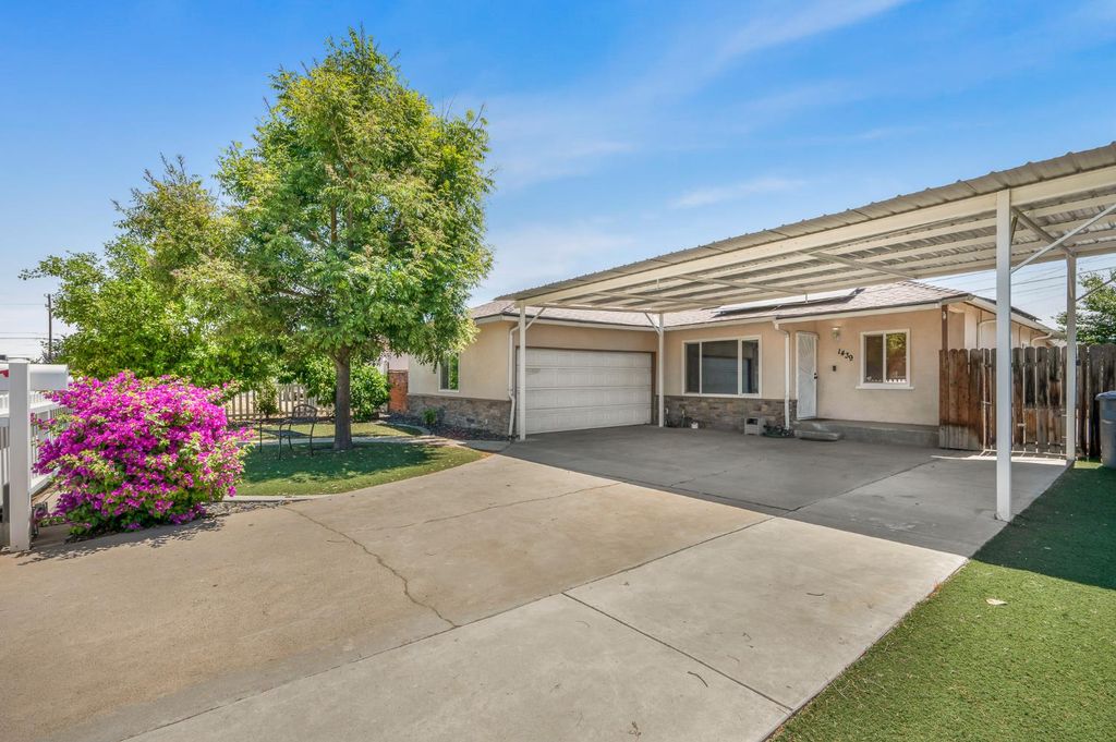 Image 1 of property listing at 1439 Gary Street, Selma, CA 93662