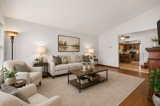 10665 Preston Street, Westchester, IL 60154