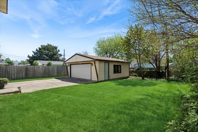 10665 Preston Street, Westchester, IL 60154