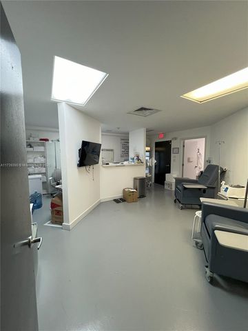 5050 Biscayne Blvd 101, Miami, FL 33137