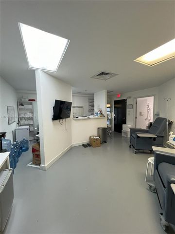 5050 Biscayne Blvd 101, Miami, FL 33137