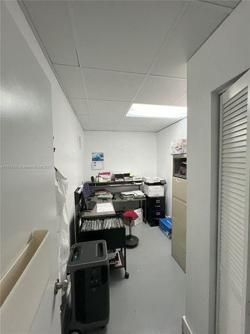 5050 Biscayne Blvd 101, Miami, FL 33137