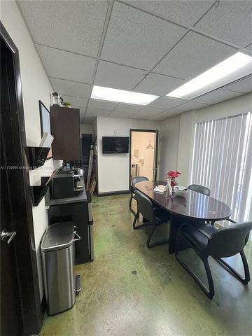 5050 Biscayne Blvd 101, Miami, FL 33137