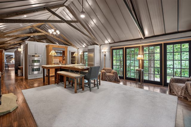 337 Monteagle Falls Rd, Monteagle, TN 37356
