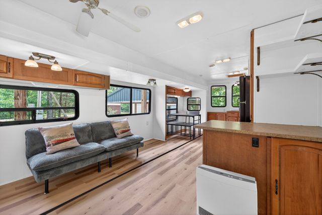 337 Monteagle Falls Rd, Monteagle, TN 37356