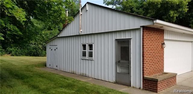 6119 Rochester Road, Troy, MI 48085