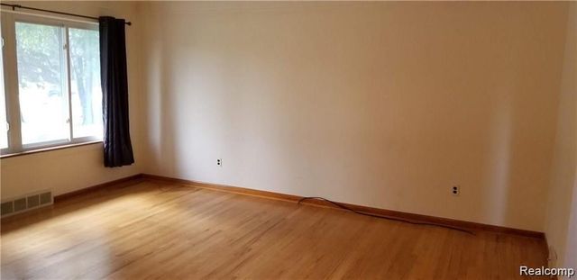 6119 Rochester Road, Troy, MI 48085