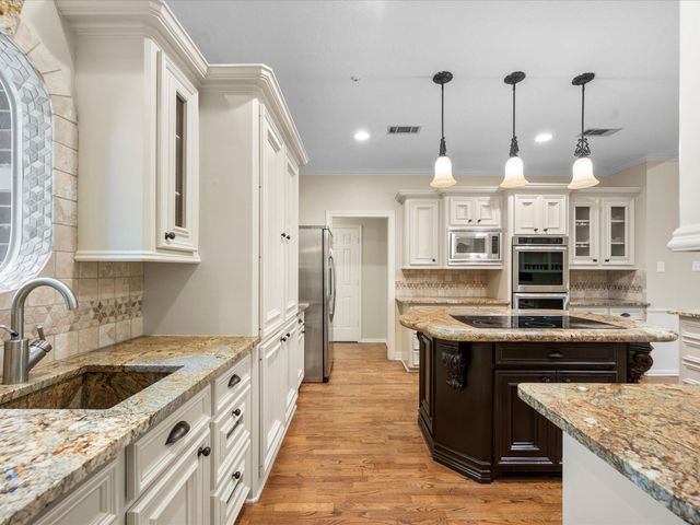 7 Wellesley Drive, Conroe, TX 77304