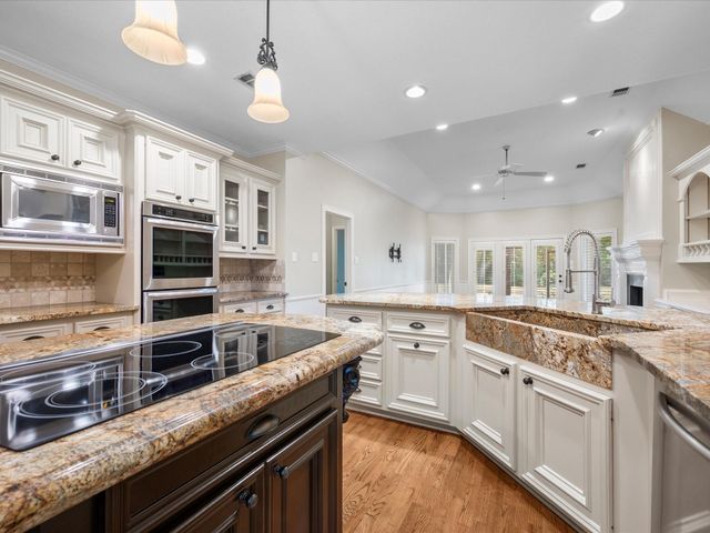 7 Wellesley Drive, Conroe, TX 77304