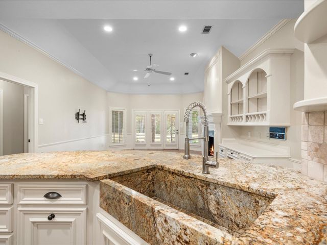 7 Wellesley Drive, Conroe, TX 77304