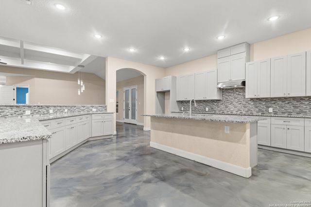 703 W Petaluma Blvd, San Antonio, TX 78221