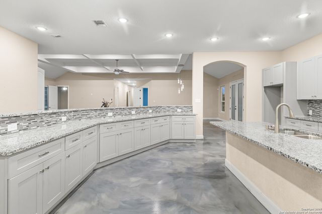 703 W Petaluma Blvd, San Antonio, TX 78221