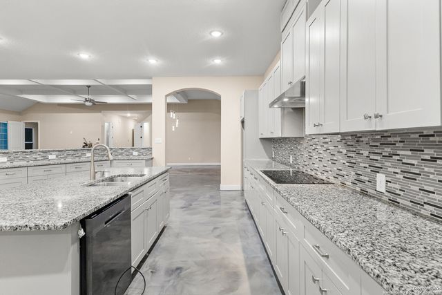 703 W Petaluma Blvd, San Antonio, TX 78221