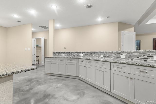 703 W Petaluma Blvd, San Antonio, TX 78221