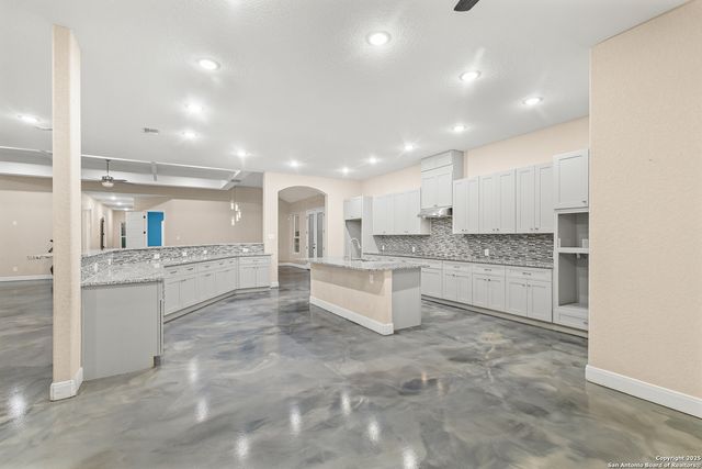 703 W Petaluma Blvd, San Antonio, TX 78221