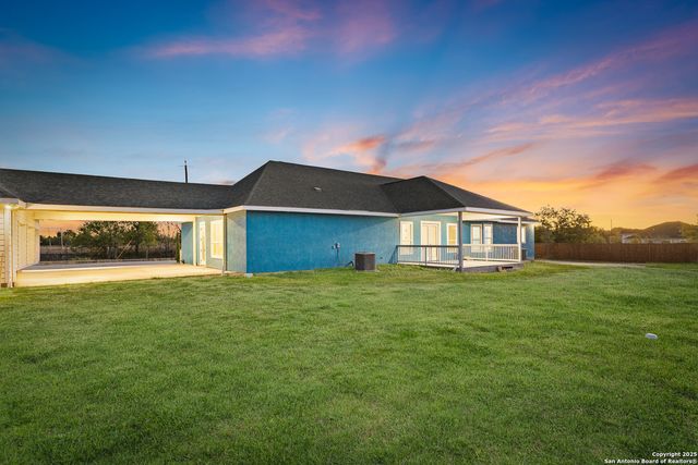 703 W Petaluma Blvd, San Antonio, TX 78221