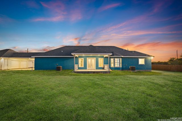 703 W Petaluma Blvd, San Antonio, TX 78221