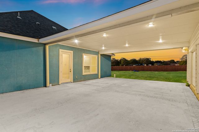 703 W Petaluma Blvd, San Antonio, TX 78221