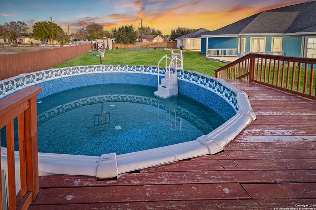 703 W Petaluma Blvd, San Antonio, TX 78221