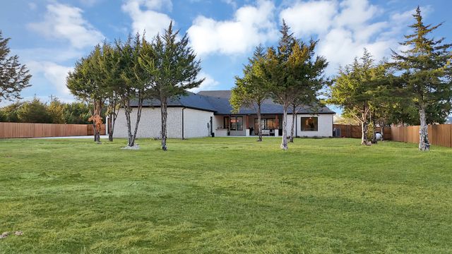 650 Gibson Road, Waxahachie, TX 75165