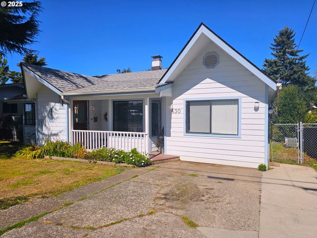 430 PINE St, Brookings, OR 97415