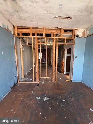 2529-2531 E MONUMENT ST, Baltimore, MD 21205