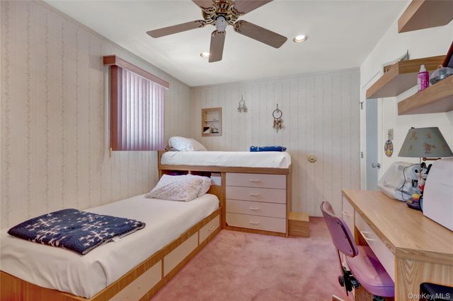 98 Kingsland Avenue, West Islip, NY 11795