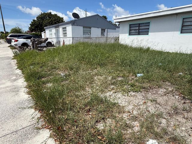 4801 Parker Avenue, West Palm Beach, FL 33405