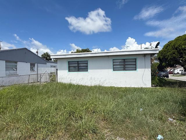 4801 Parker Avenue, West Palm Beach, FL 33405