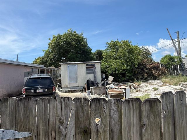 4801 Parker Avenue, West Palm Beach, FL 33405