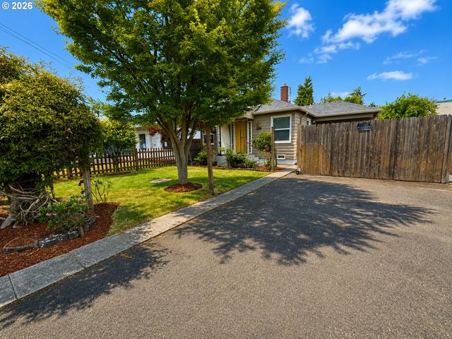 1664 MAIN St, Springfield, OR 97477