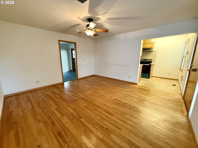 1664 MAIN St, Springfield, OR 97477