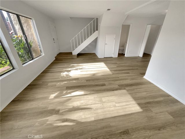 700 W La Veta, Orange, CA 92868