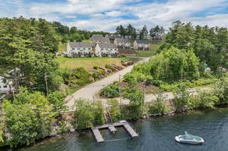 53 Evergreens Dr Apt 3, Laconia, NH 03246