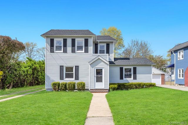 577 Lowell Street, Westbury, NY 11590