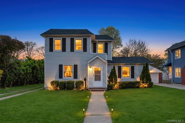 577 Lowell Street, Westbury, NY 11590