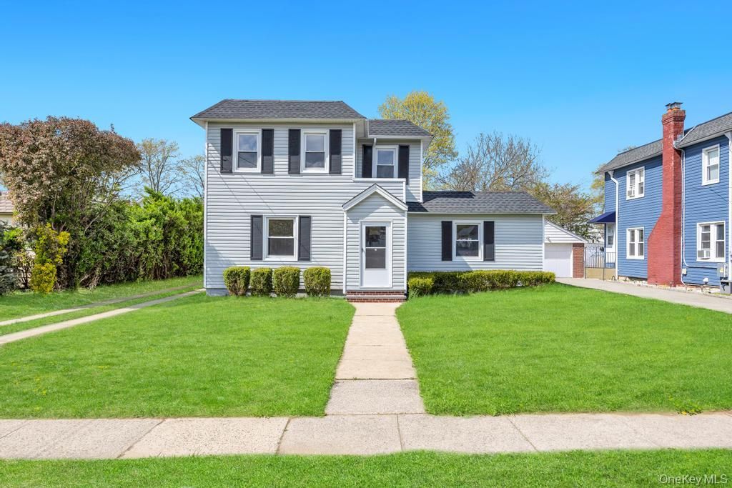 577 Lowell Street, Westbury, NY 11590