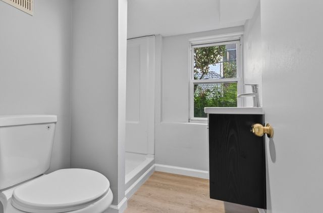 13 Goddard St, Webster, MA 01570