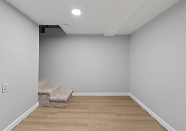 13 Goddard St, Webster, MA 01570