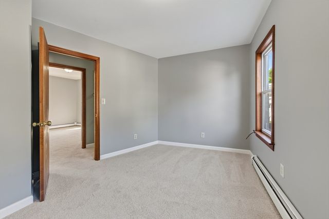 13 Goddard St, Webster, MA 01570