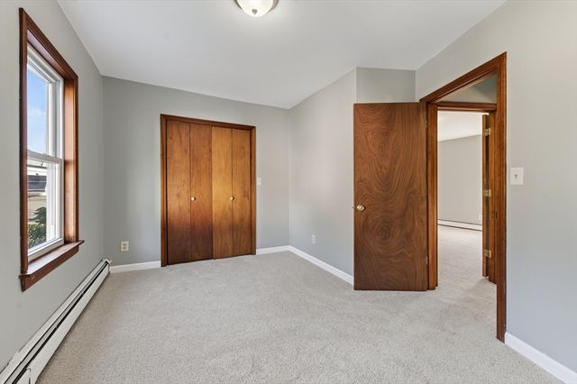 13 Goddard St, Webster, MA 01570